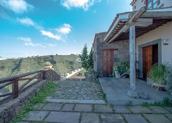 Mountain Hideaway House In Moya