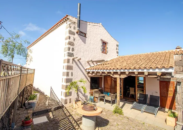 Mountain Hideaway House In Moya